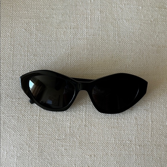 Saint Laurent Black Cat-Eye Sunglasses SL M60 AUTHENTIC - Picture 4 of 7